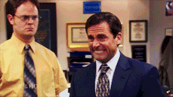 Deux personnages nerveux dans la série The Office